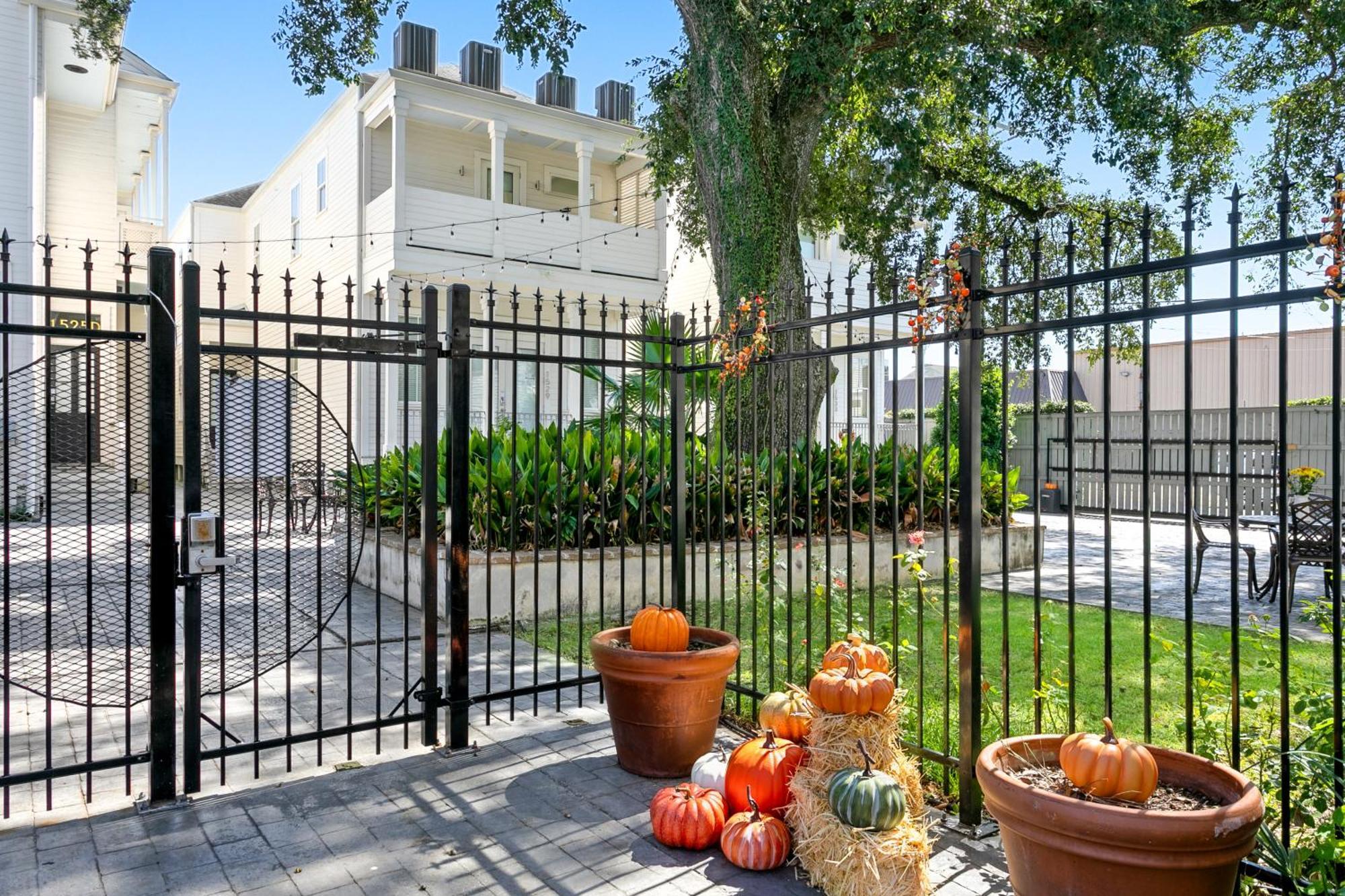 Amazing 3Br Cottage Off St Charles With Pool New Orleans Buitenkant foto